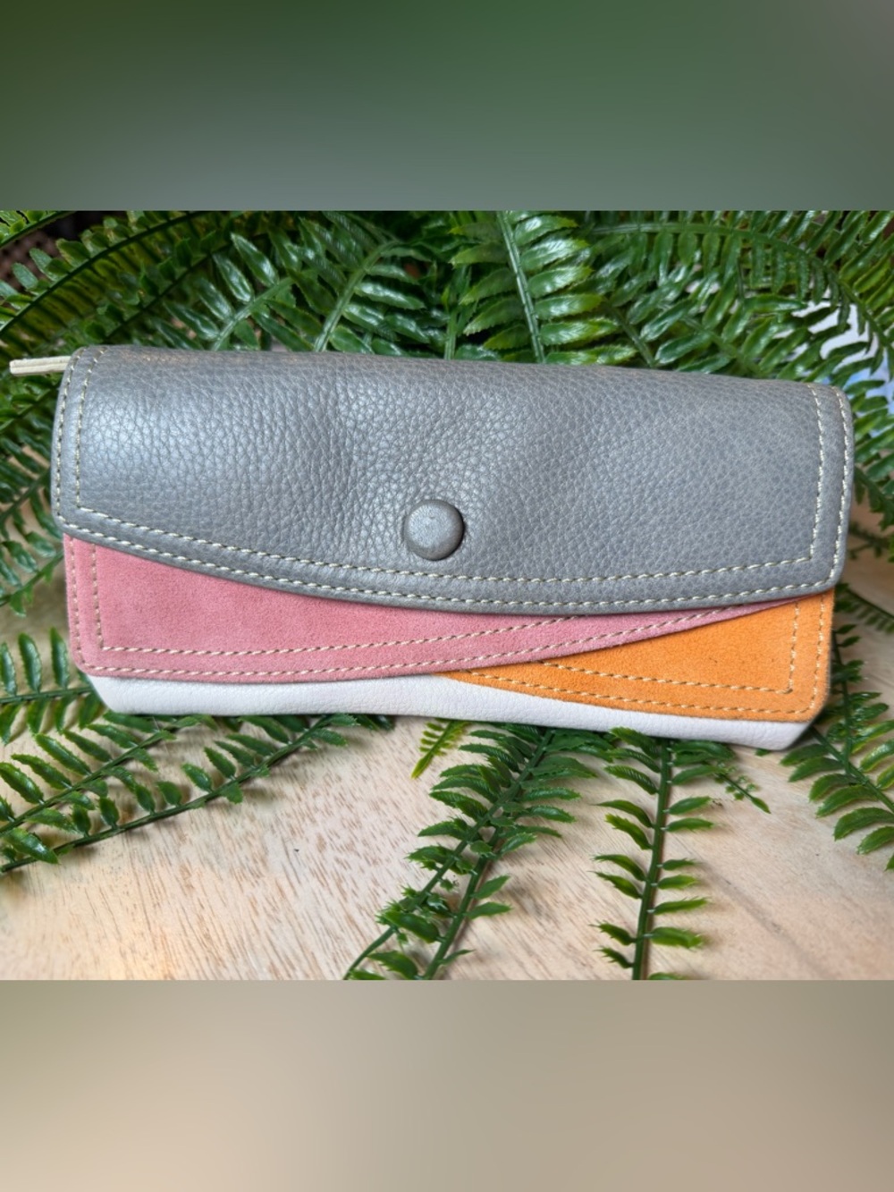 FOSSIL FIFTY FOUR - Leather Clutch Wallet - Unique sample Never Used